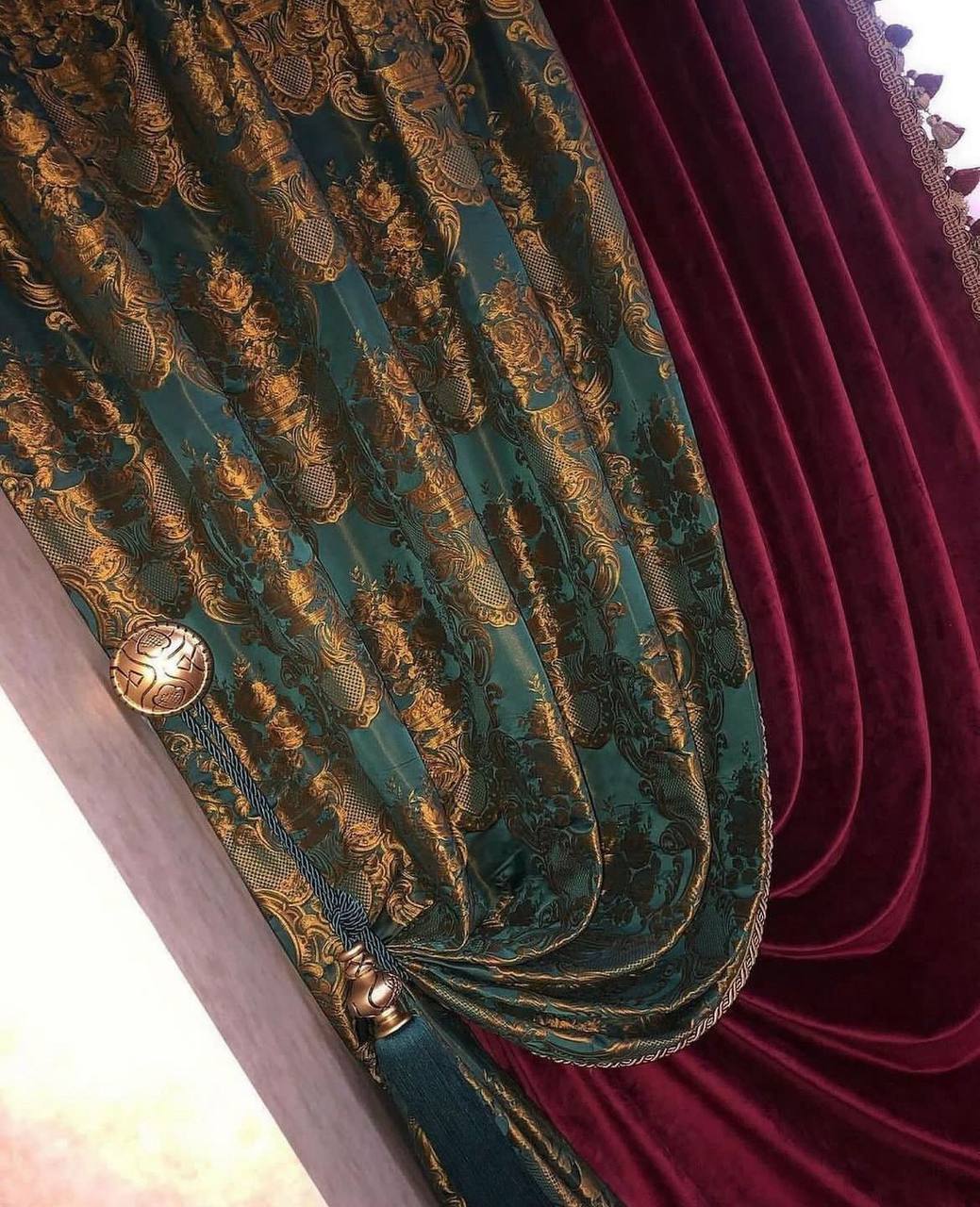 پرده اداری زبرا